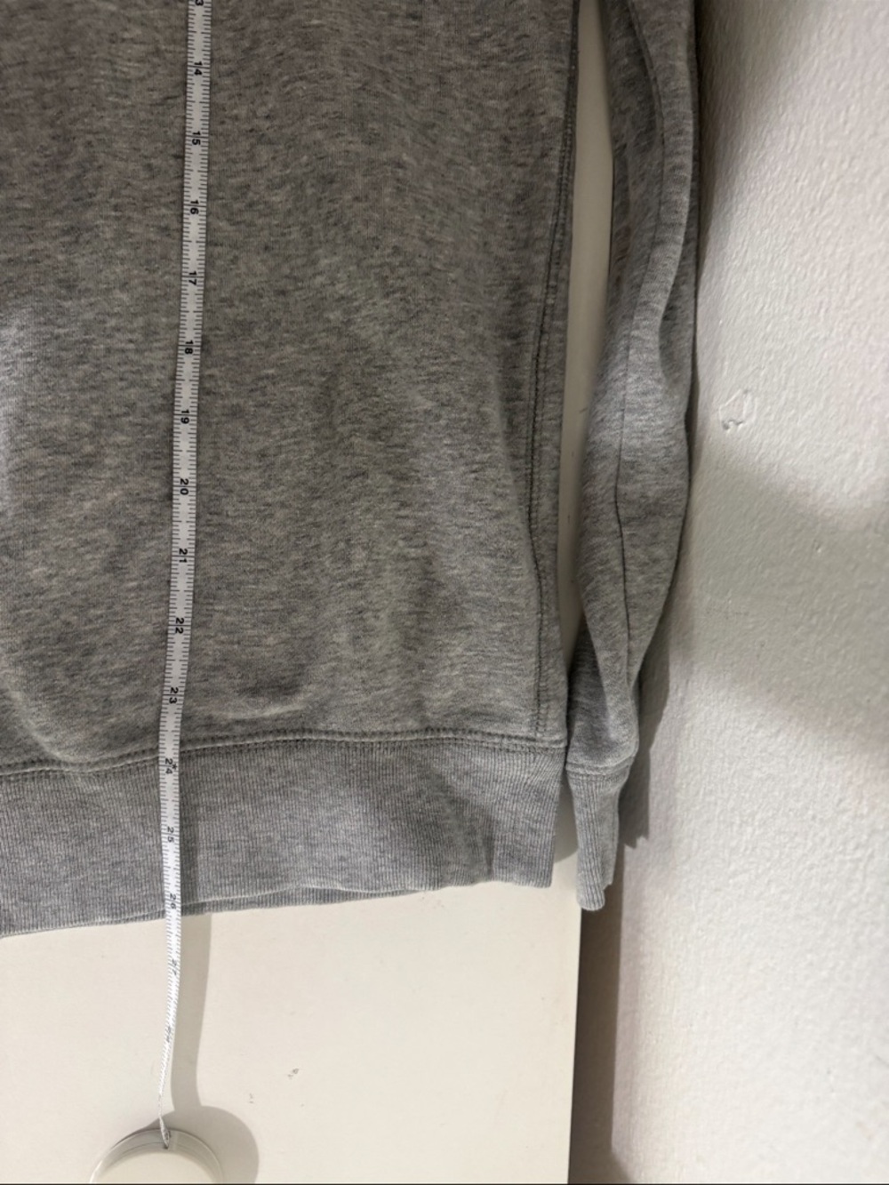 Gap Men’s Logo Crewneck Pullover Sweat shirt 
Size small - Picture 8 of 9